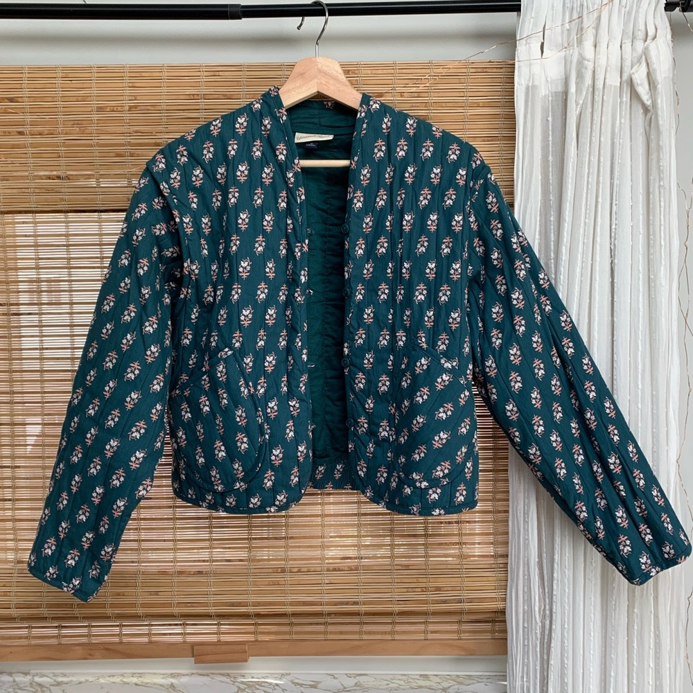 Universal Thread, size XS, Floral Green Women's Cropped Quilted Bomber Jacket